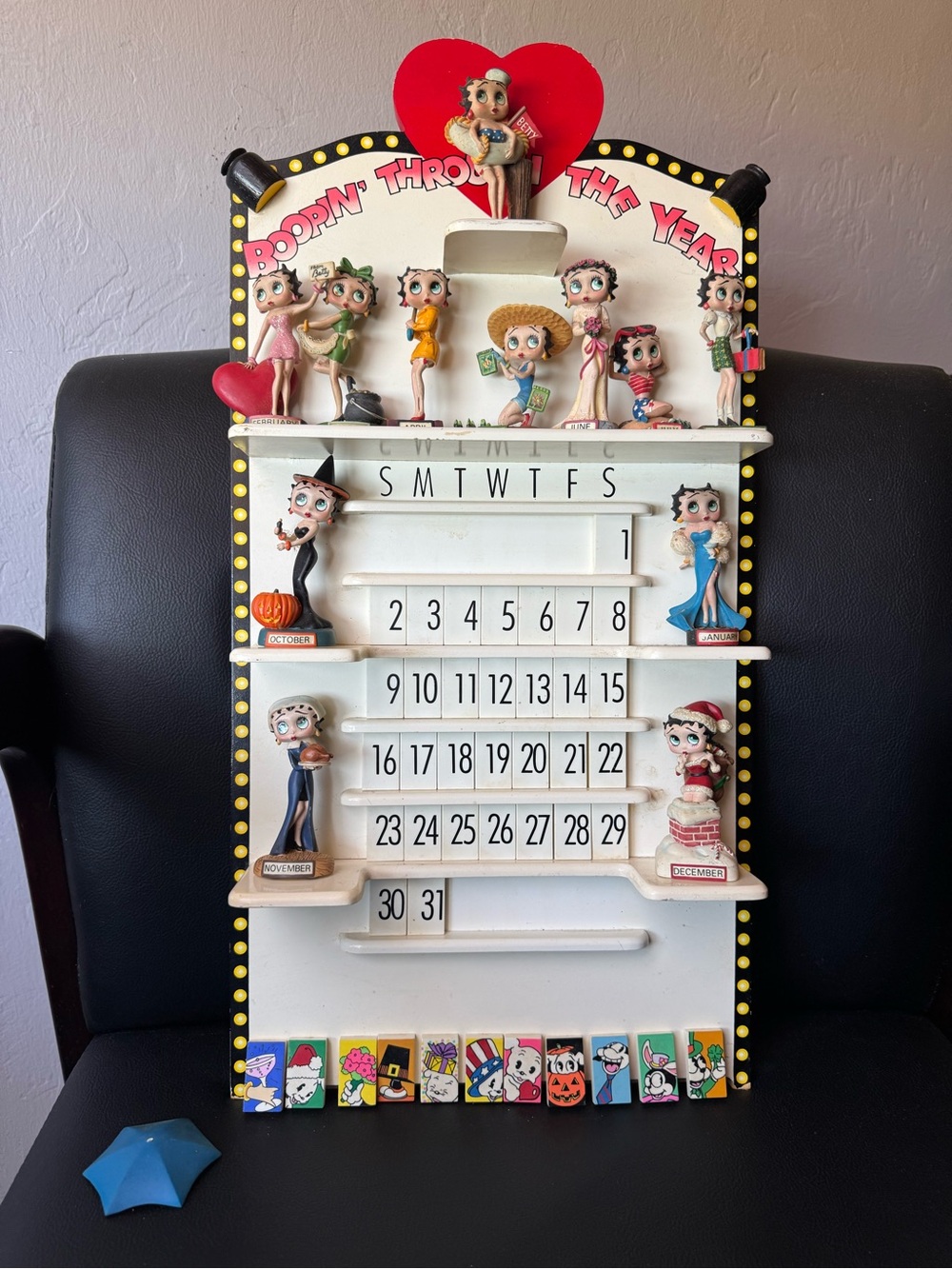 BETTY BOOP Boopin' Through The Year Danbury Mint 12 Figurine Wall Calendar -READ